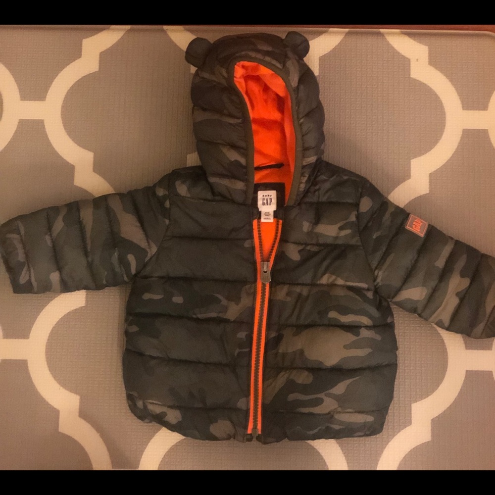 Gap camo boys 6-8 month puffer winter jacket